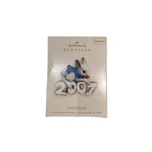 Hallmark Keepsake 2007 Cool Decade Bunny Rabbit Carrot Ornament In Box